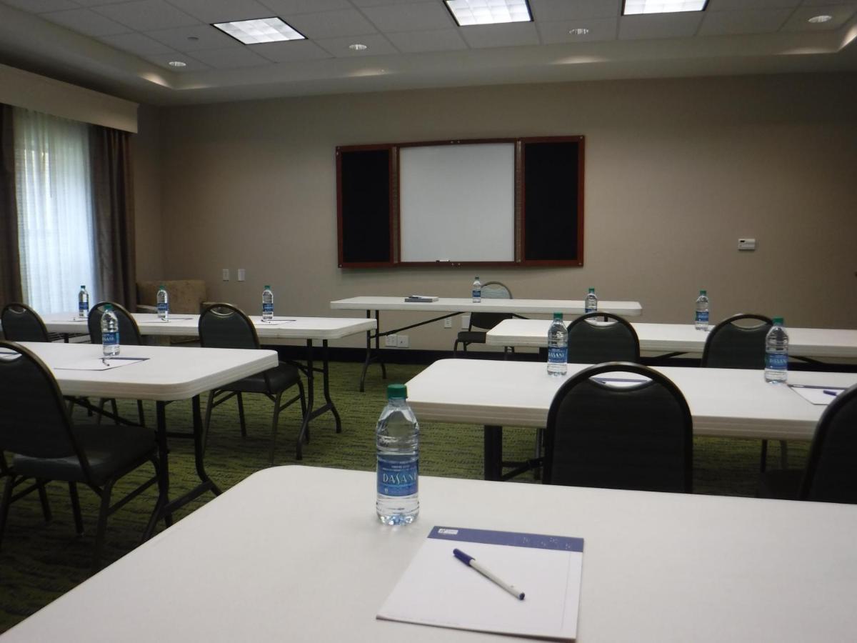| Holiday Inn Express West Jefferson, an IHG Hotel