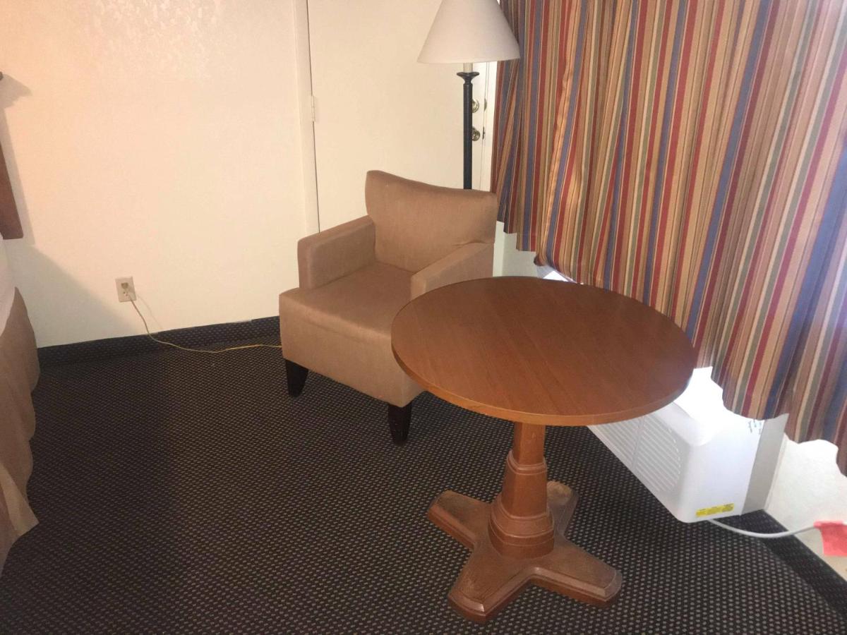 | Days Inn by Wyndham Abilene