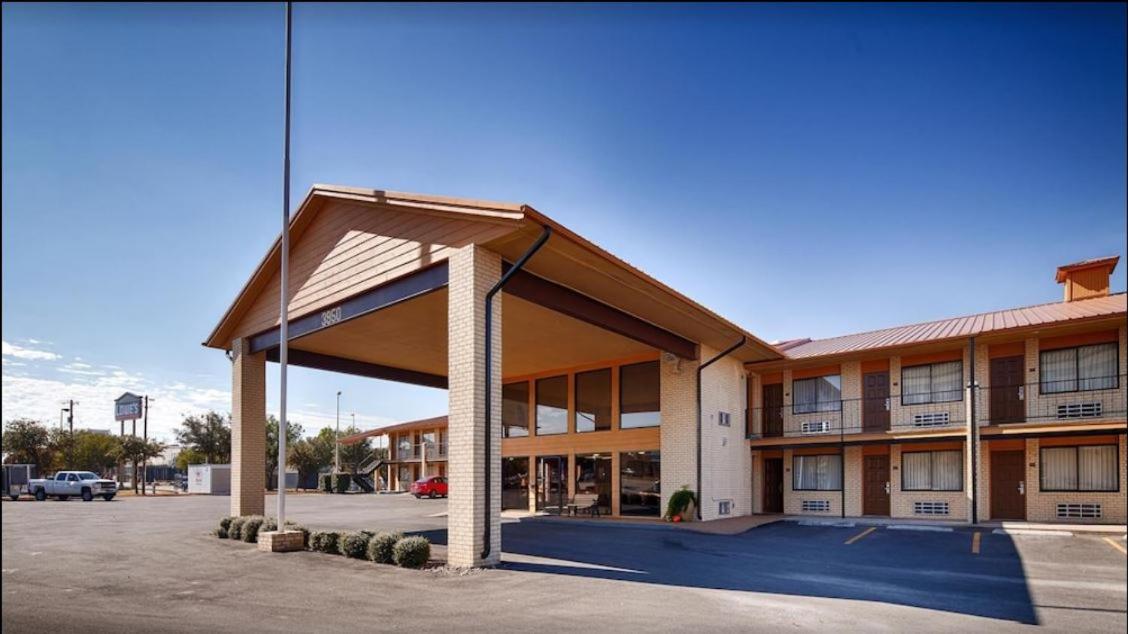 | Days Inn by Wyndham Abilene