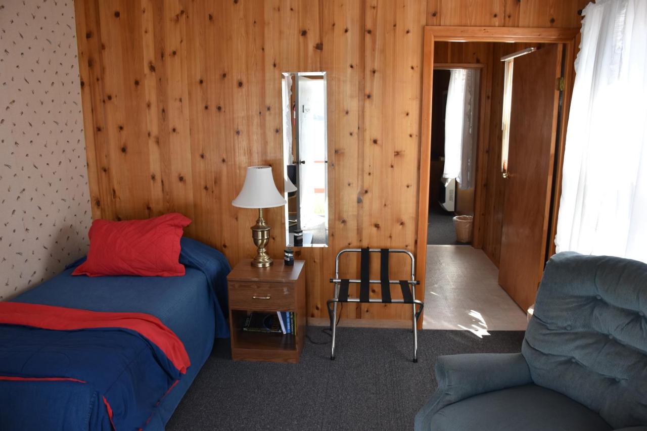  | Zachar Bay Lodge