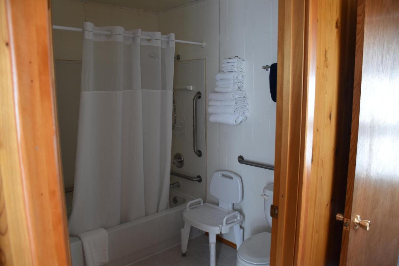  | Zachar Bay Lodge