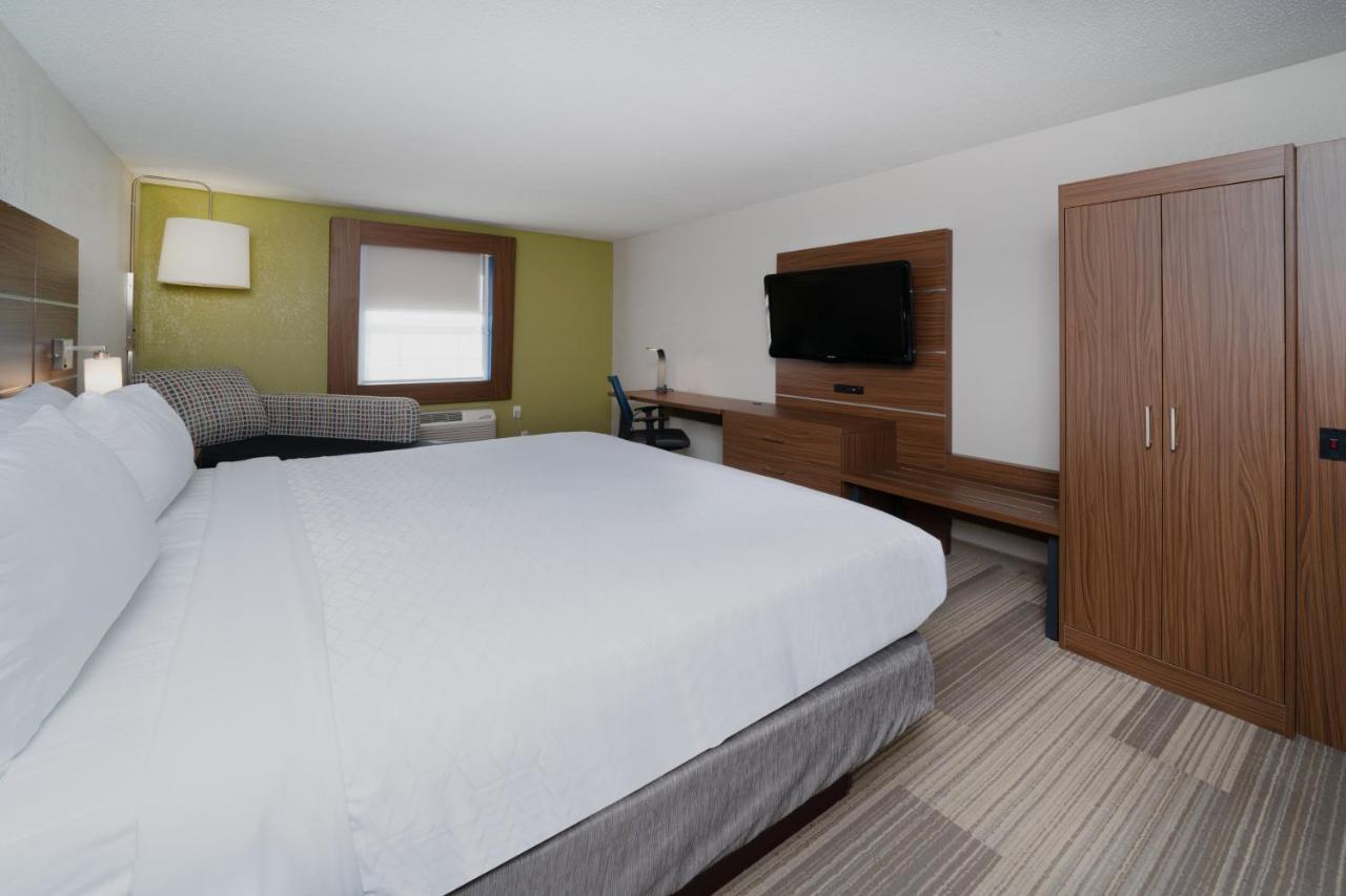 King Room - Non-Smoking at Holiday Inn Express Prince Frederick, an IHG Hotel
