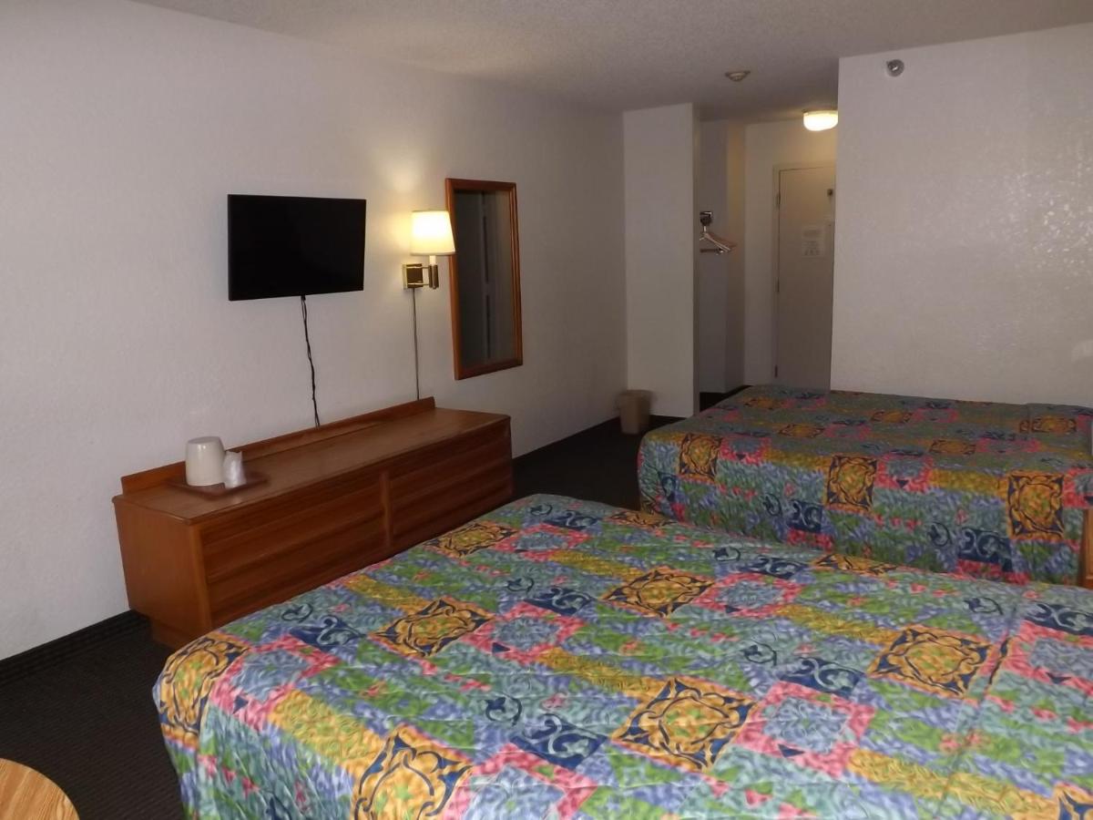 Double Room - Non-Smoking at KCI Lodge