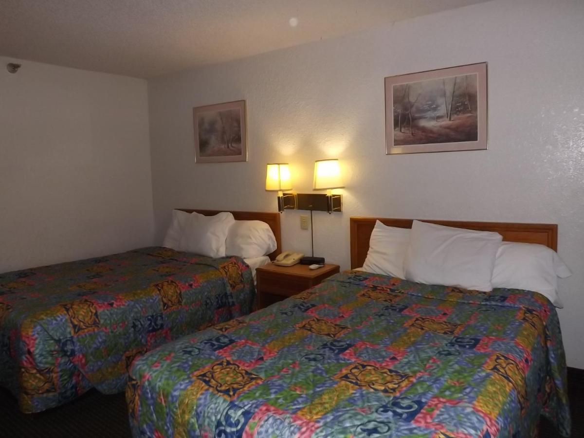 Double Room - Non-Smoking at KCI Lodge