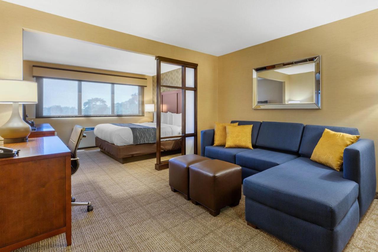 King Suite - Accessible/Non-Smoking at Comfort Inn & Suites Logan International Airport