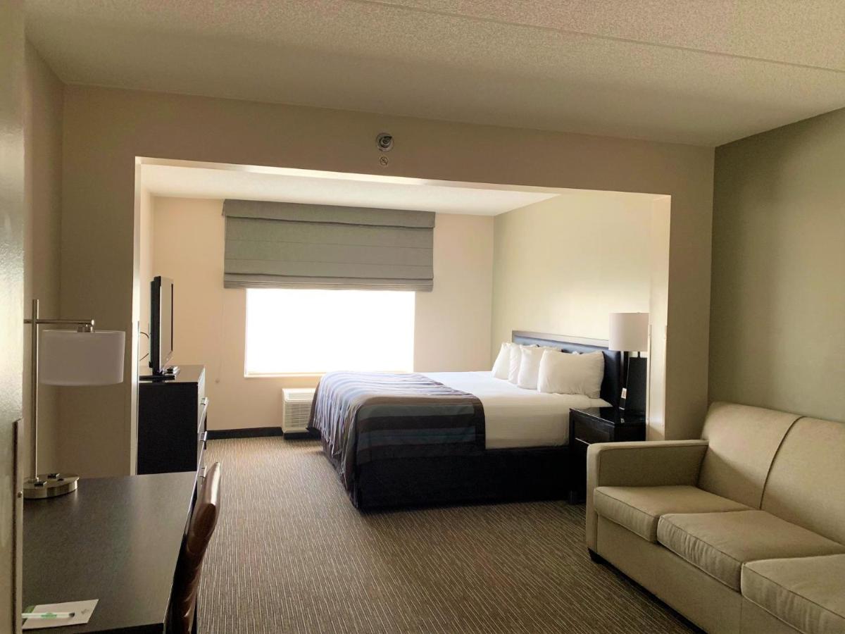 King Room with Sofa Bed - Non-Smoking at Wingate by Wyndham - Wilmington