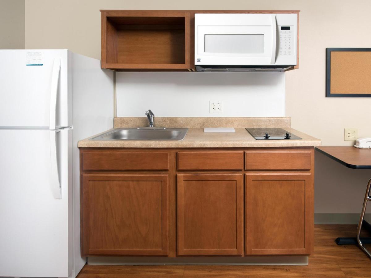 | Extended Stay America Select Suites - Kansas City - Stadium