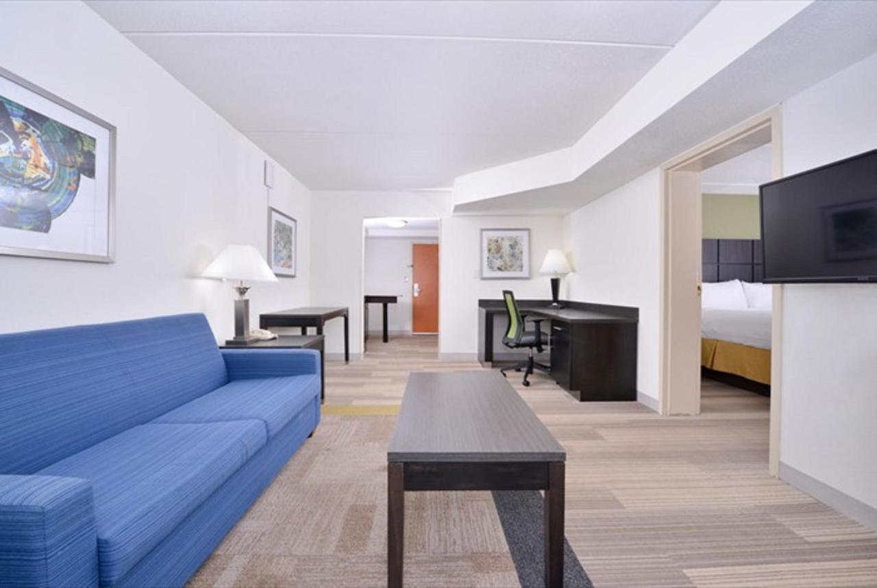 Executive Suite at Holiday Inn Express Hotel & Suites Mooresville - Lake Norman by IHG