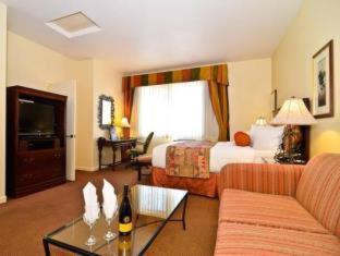 Room #33377219 at Best Western Rose Garden Inn