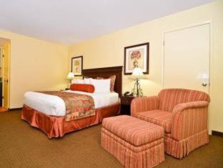 Room #33377219 at Best Western Rose Garden Inn