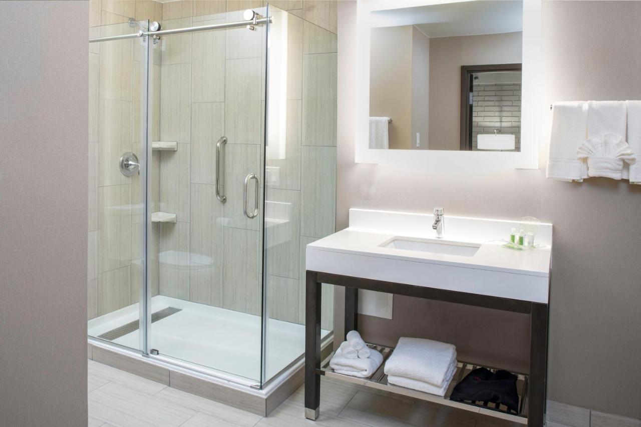 | Holiday Inn Chicago - Countryside/LaGrange, an IHG Hotel