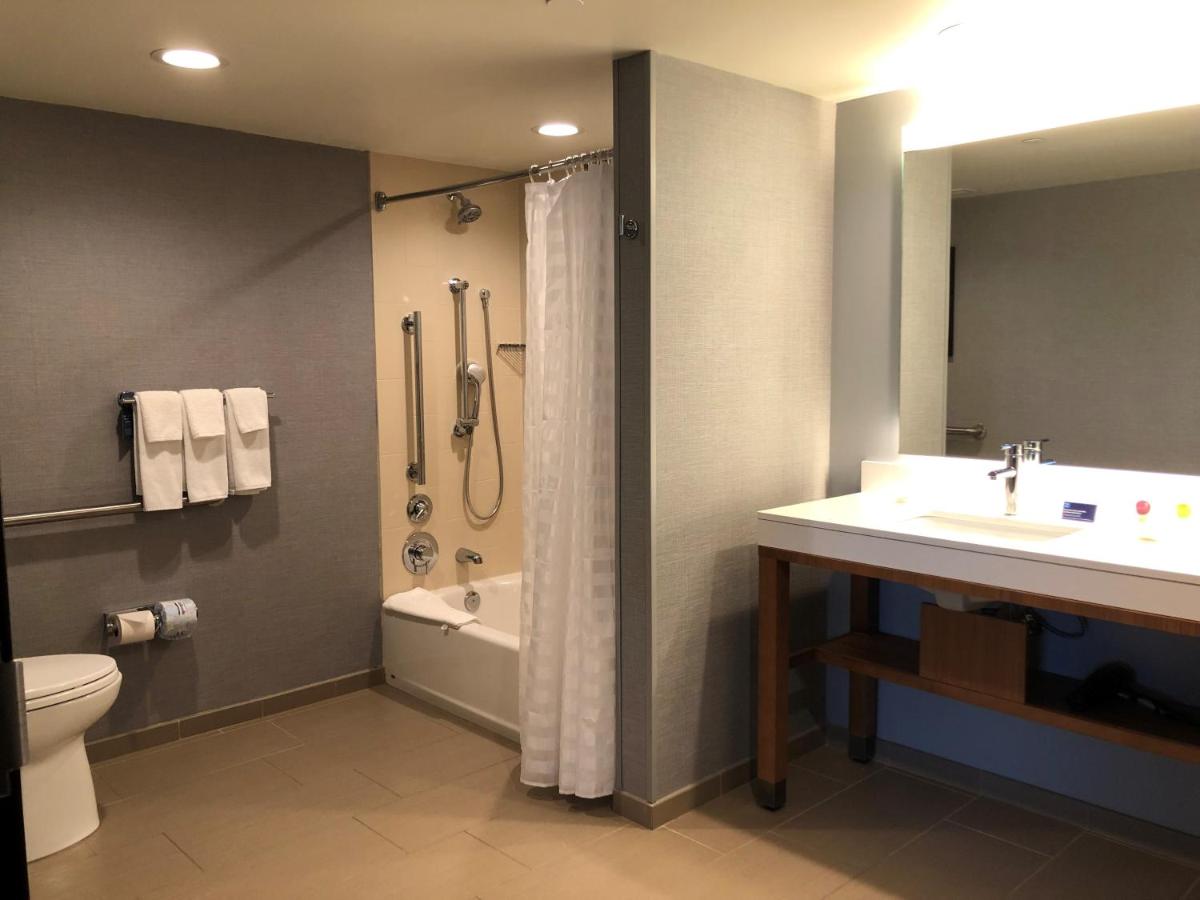 Queen Room - Disability Access at Hyatt Place Chicago/O'Hare Airport