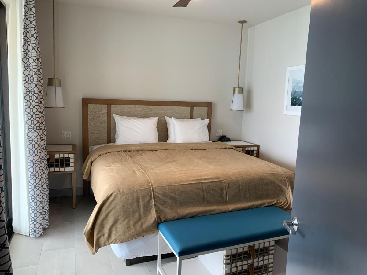 ADA Deluxe Ocean View King at Chesapeake Beach Resort