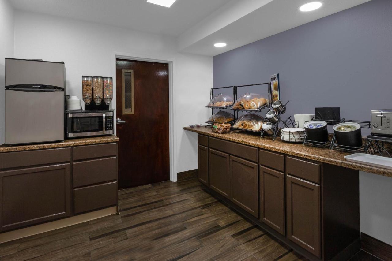 | Microtel Inn Suite by Wyndham BWI Airport