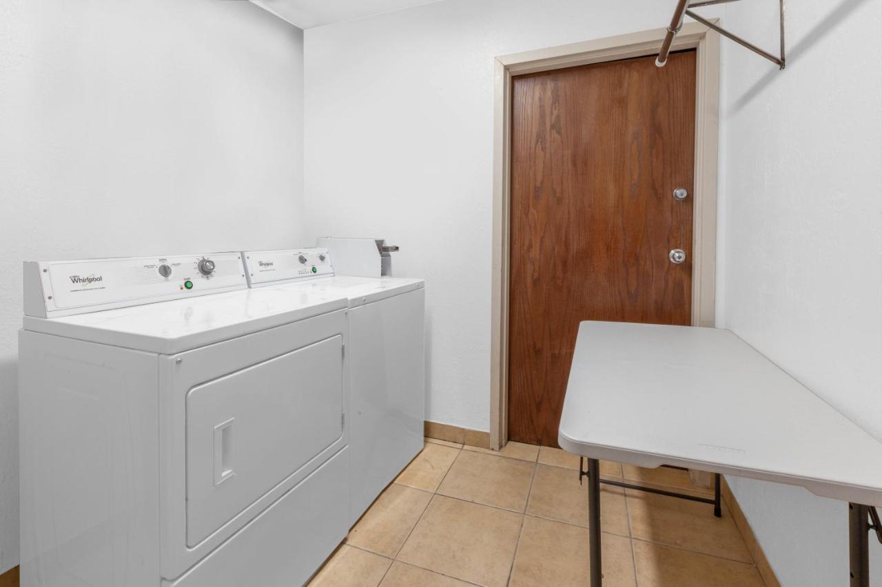 | Microtel Inn Suite by Wyndham BWI Airport