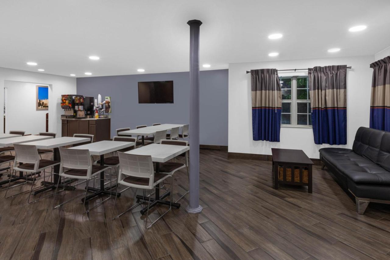 | Microtel Inn Suite by Wyndham BWI Airport
