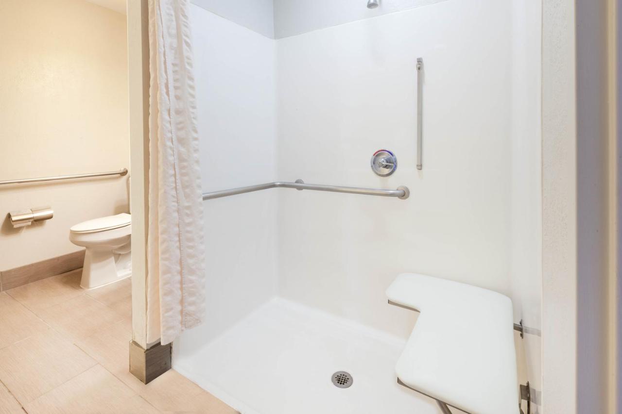 | Microtel Inn Suite by Wyndham BWI Airport