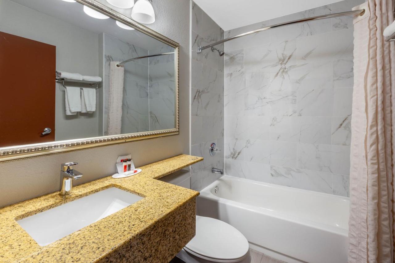 | Microtel Inn Suite by Wyndham BWI Airport