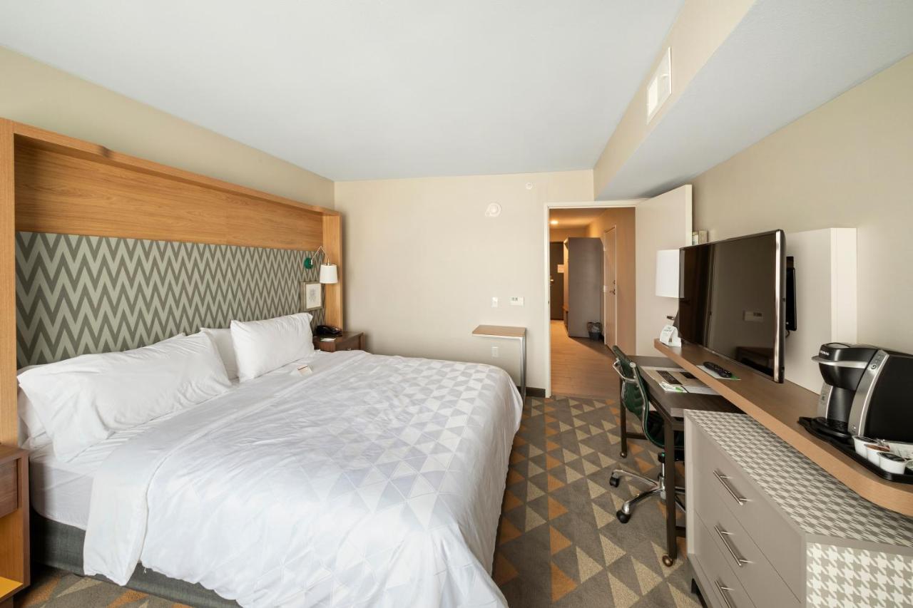 Room Selected at Check-In at Holiday Inn & Suites Decatur-Forsyth by IHG