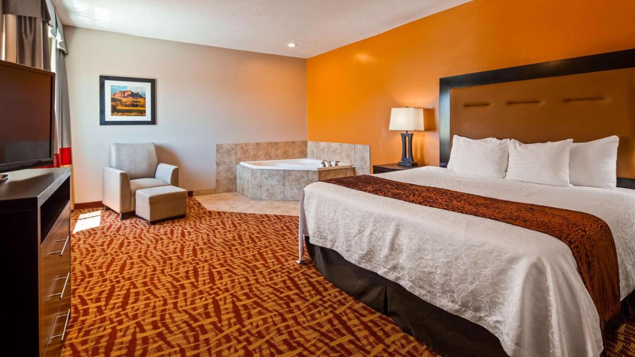 Deluxe King Suite with Sofa - Non-Smoking at Best Western Plus Zion West Hotel