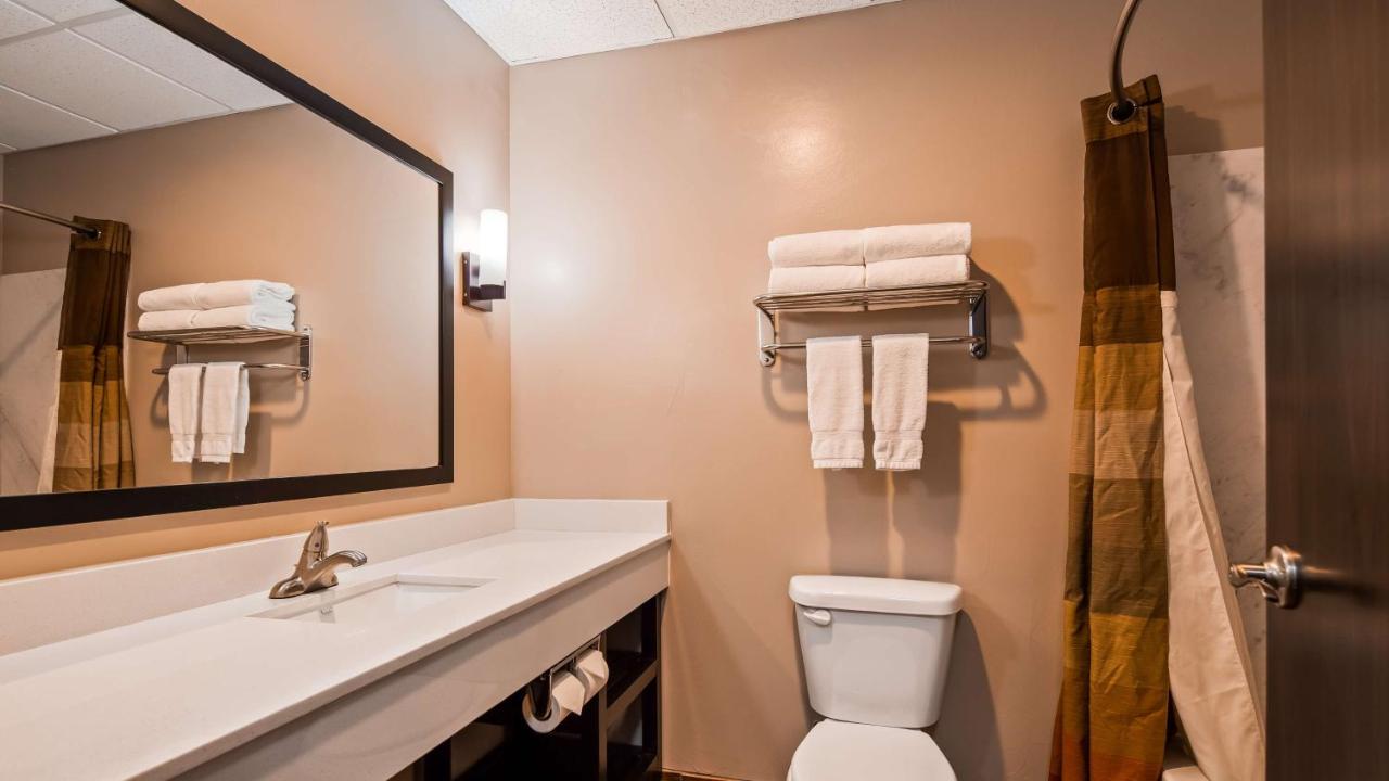 Deluxe King Suite with Sofa - Non-Smoking at Best Western Plus Zion West Hotel