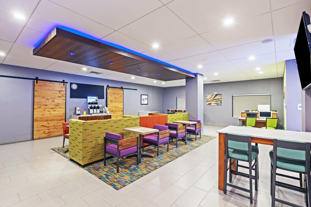 | Holiday Inn Express & Suites Perryton, an IHG Hotel