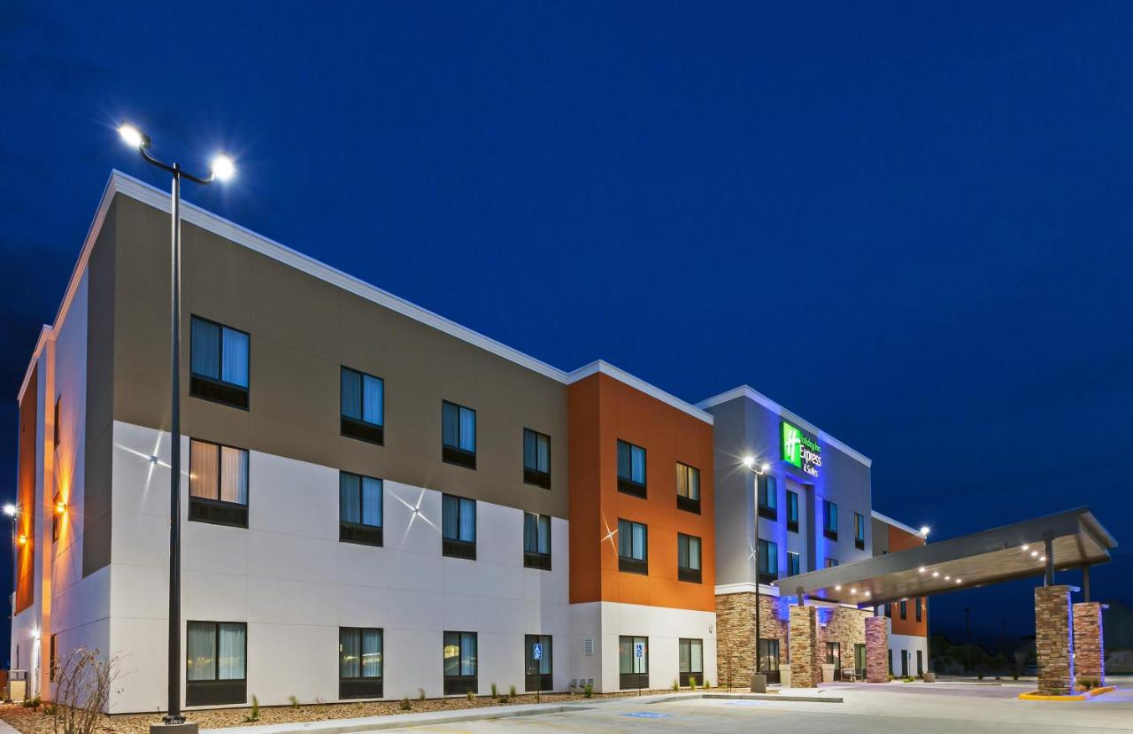 | Holiday Inn Express & Suites Perryton, an IHG Hotel