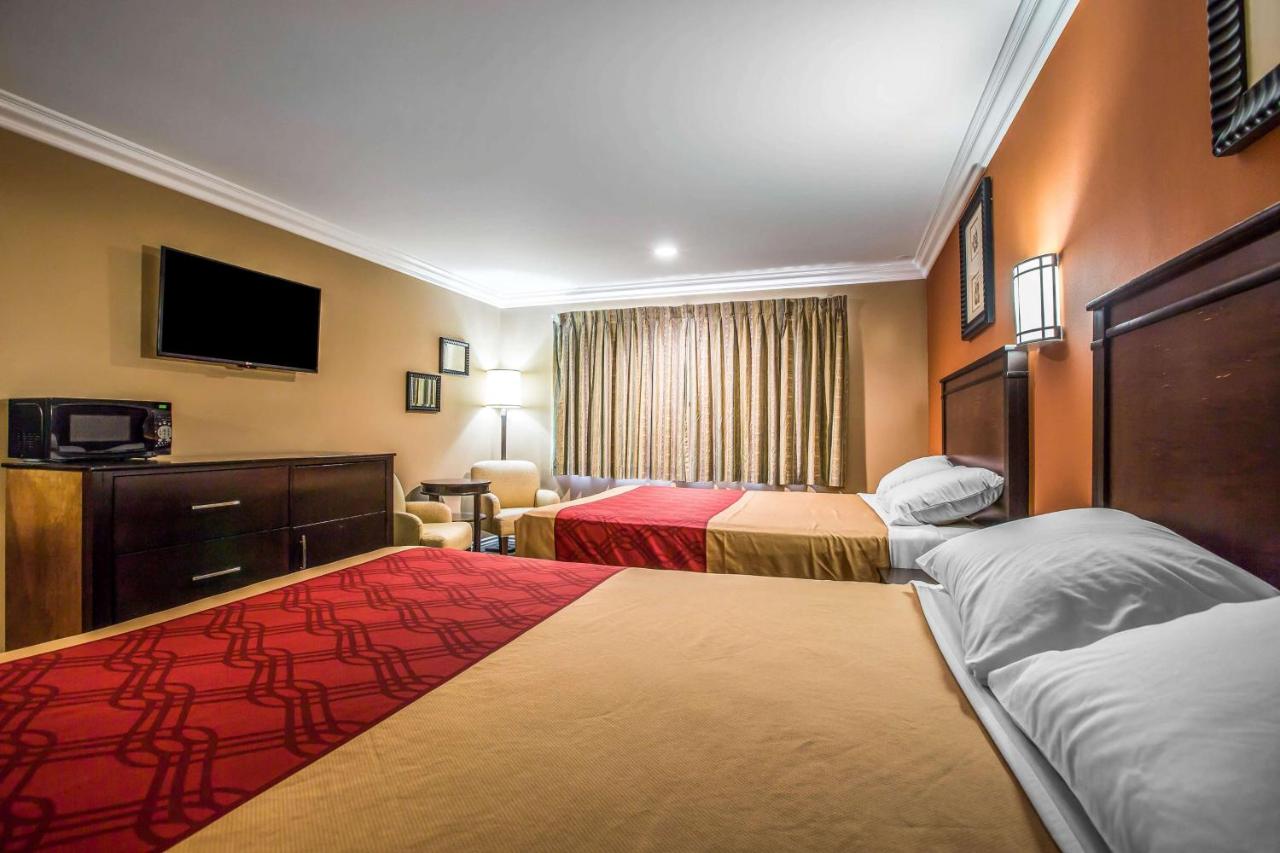 Queen Room with Two Queen Beds - Non-Smoking at Baymont by Wyndham Ontario
