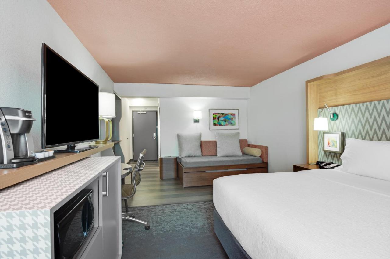 | Holiday Inn Roanoke - Valley View, an IHG Hotel