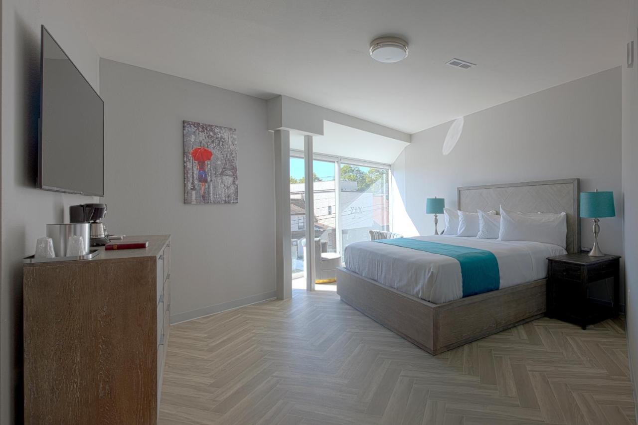 Luxury Room with King Bed at Athens Central Hotel