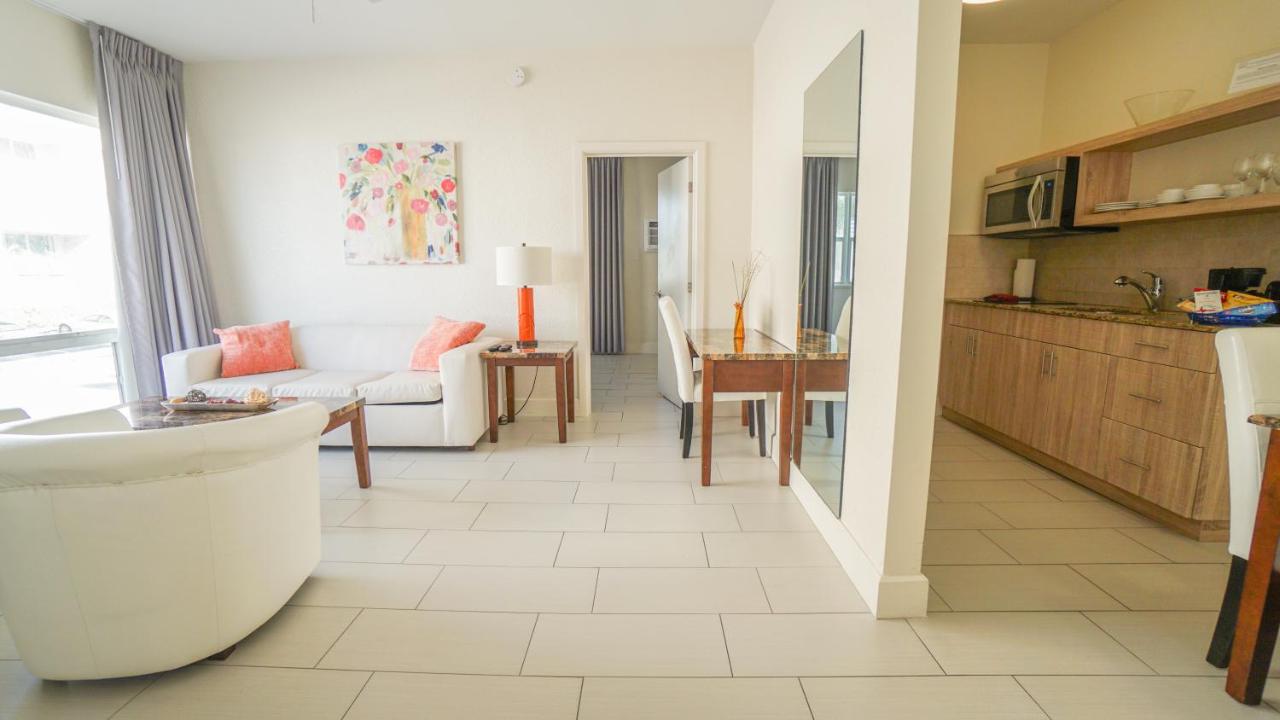 One-Bedroom Apartment at Soleado Hotel