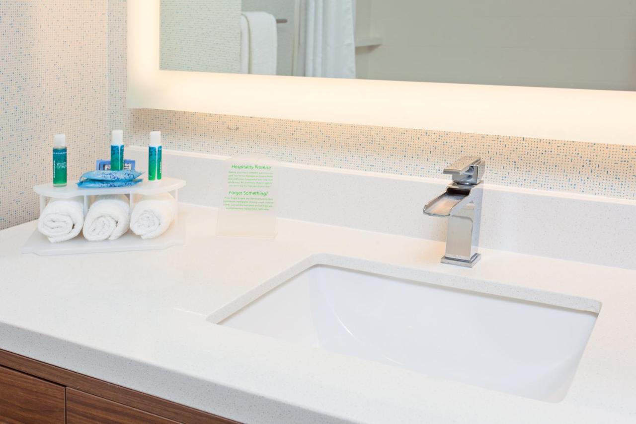 | Holiday Inn Express & Suites Houston NW - Hwy 290 Cypress, an IHG Hotel