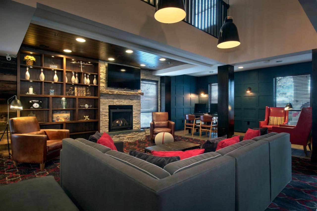  | Four Points by Sheraton Newburgh Stewart Airport
