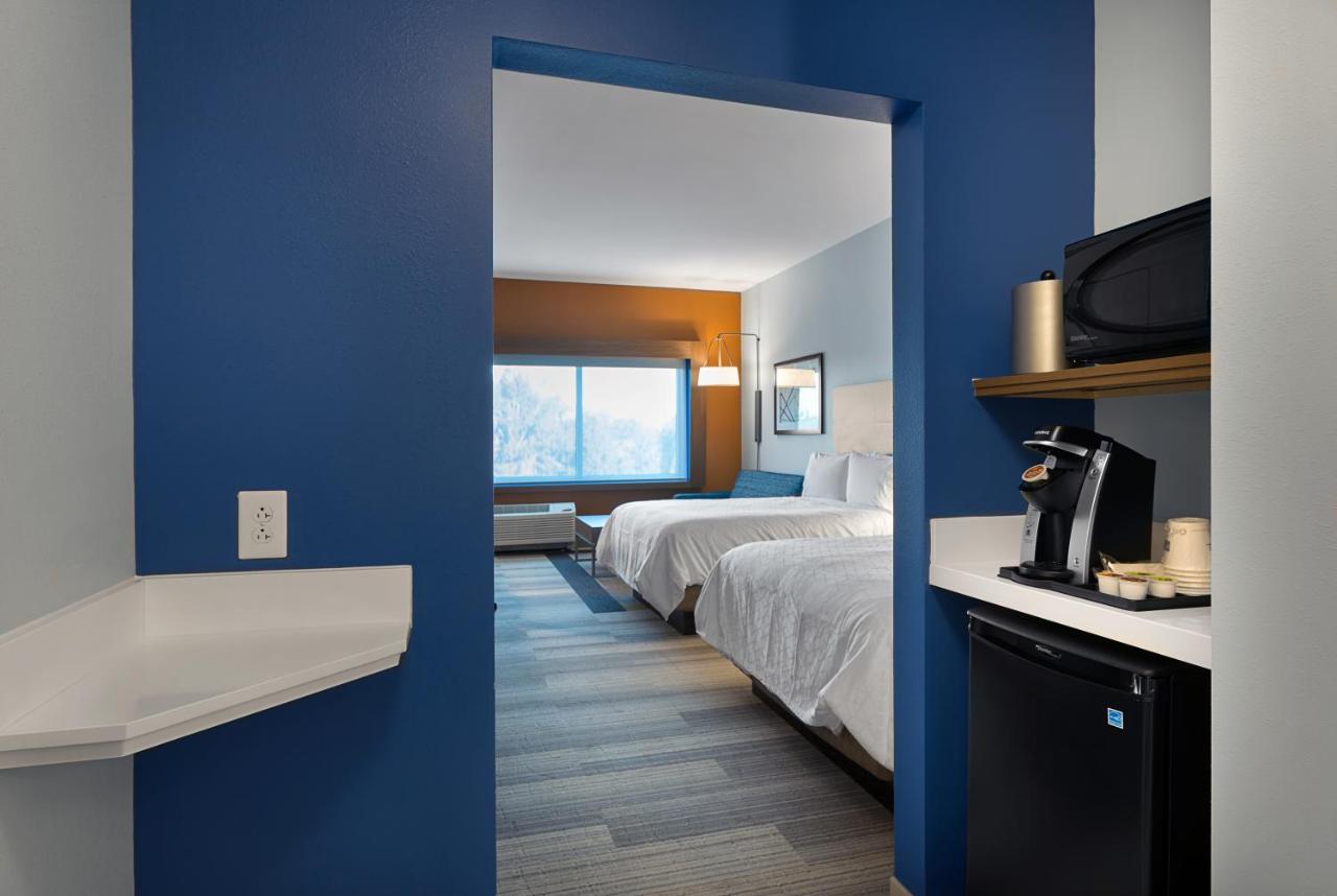  | Holiday Inn Express & Suites - Fayetteville South, an IHG Hotel
