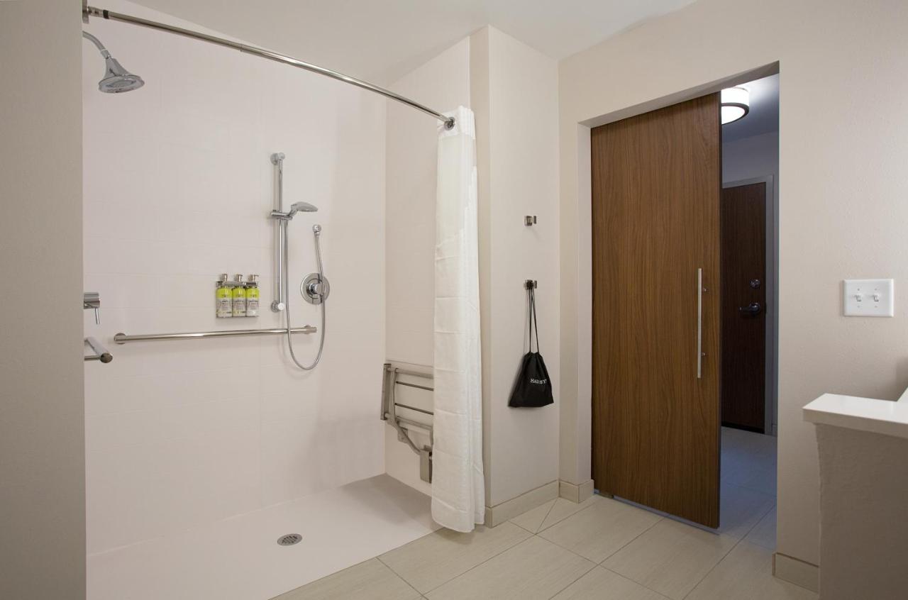  | Holiday Inn Express & Suites - Fayetteville South, an IHG Hotel