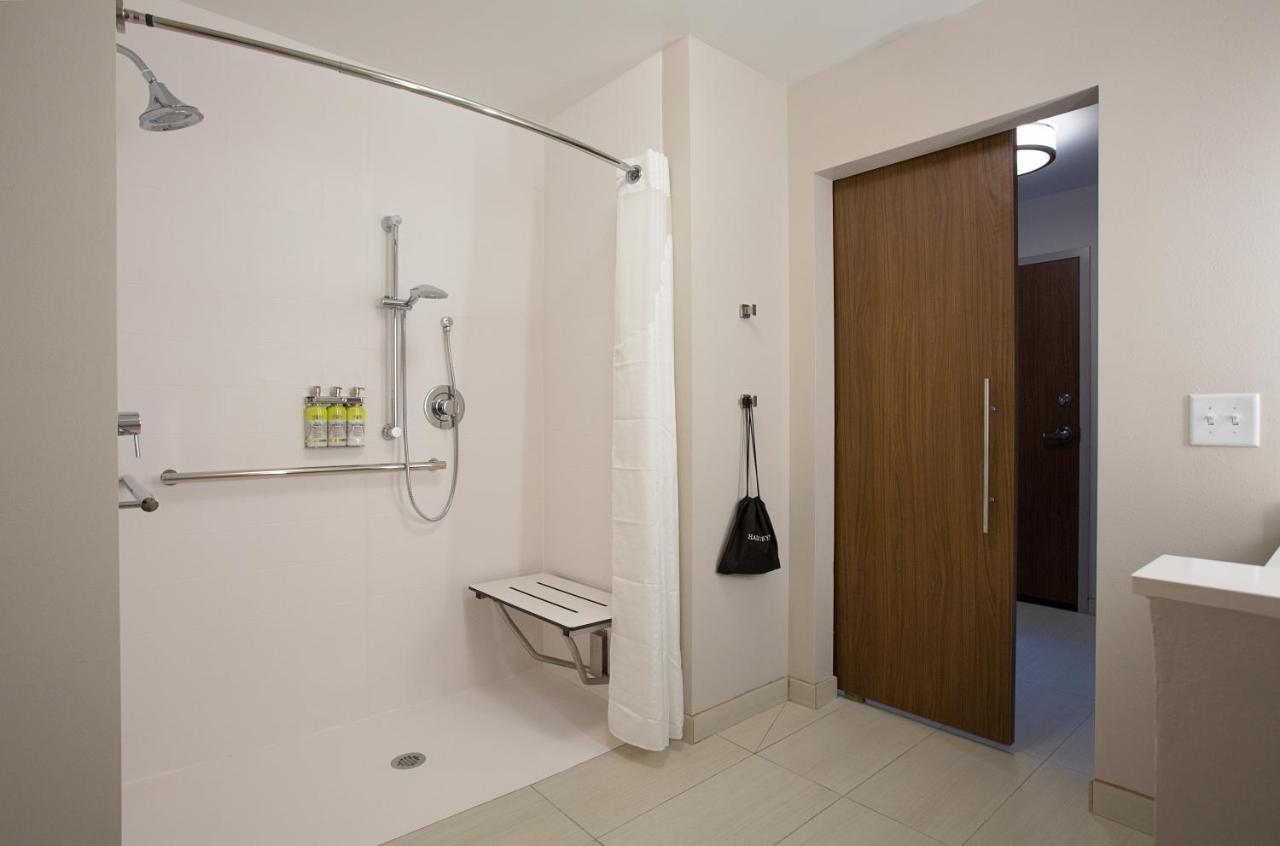  | Holiday Inn Express & Suites - Fayetteville South, an IHG Hotel