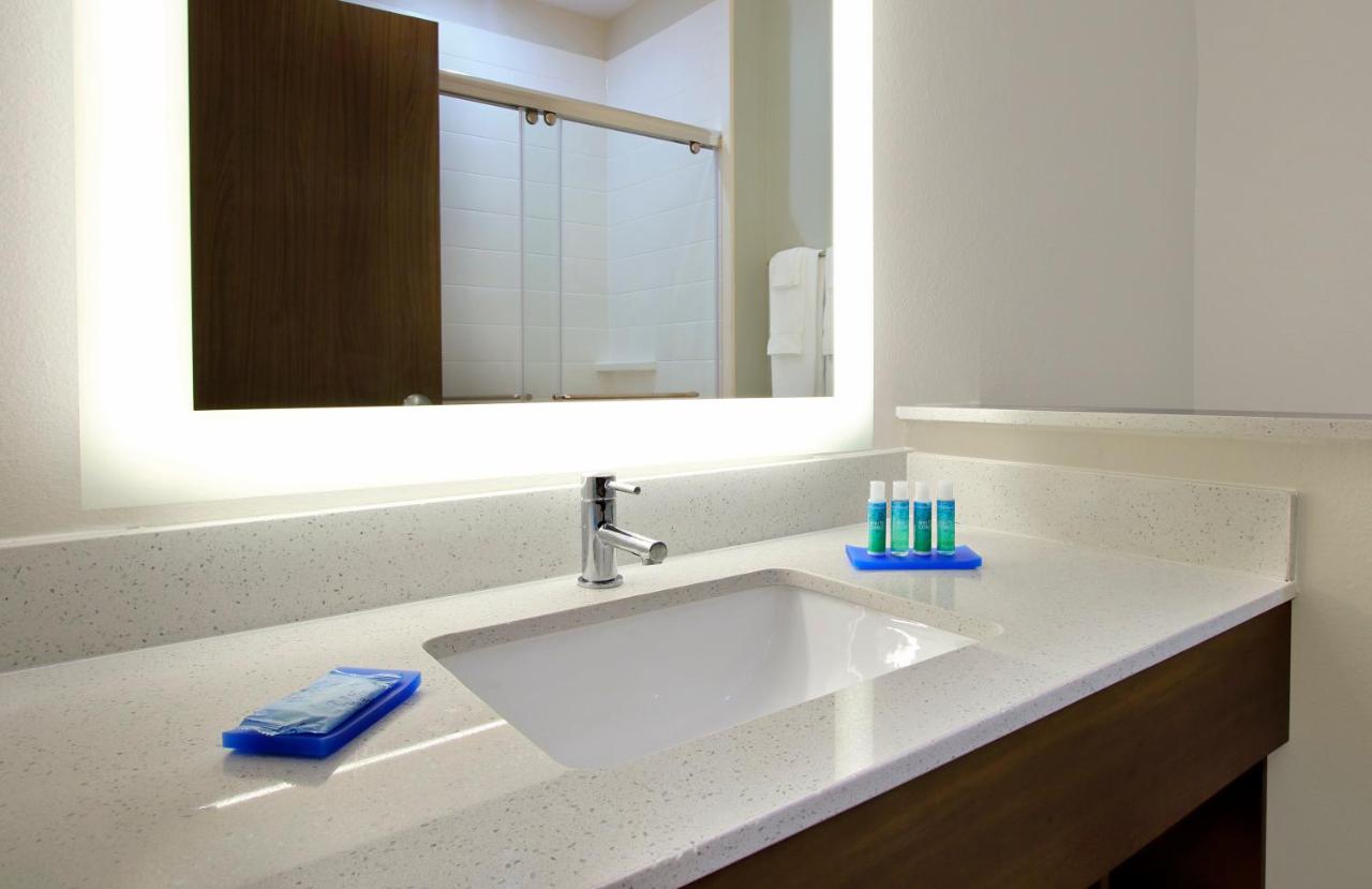 Queen Room with Two Queen Beds at Holiday Inn Express & Suites Brookshire - Katy Freeway by IHG