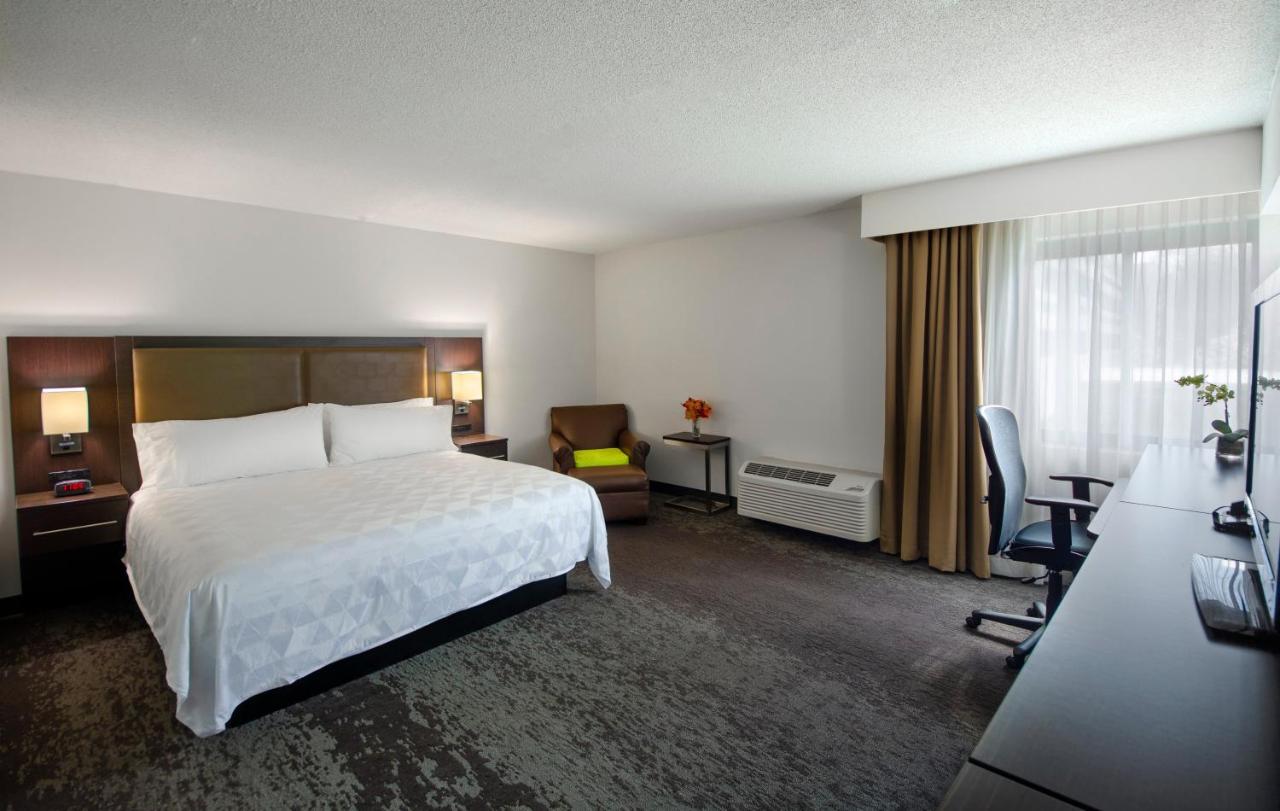 Queen Room - Non-Smoking at Holiday Inn Princeton, an IHG Hotel