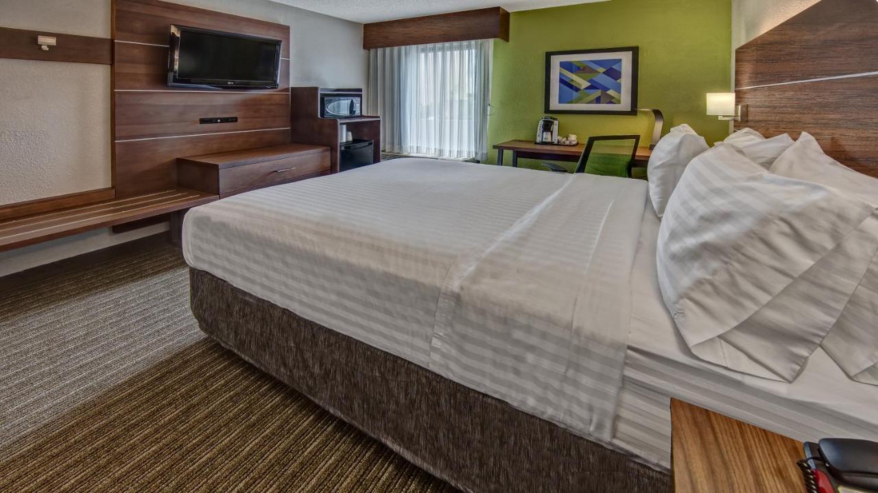 Double Room - Non-Smoking at Holiday Inn Express Memphis Medical Center Midtown by IHG