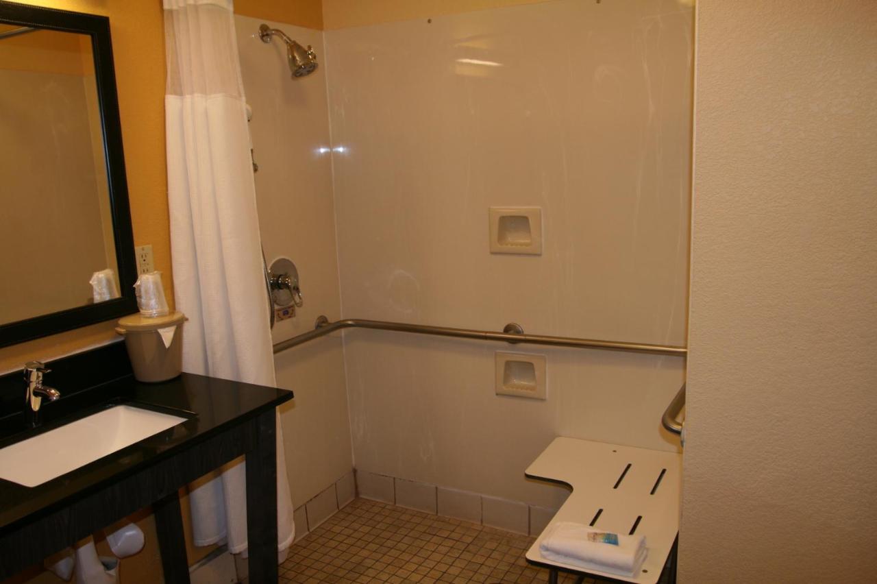Single Room - Disability Access at Okatie Hilton Head Hotel