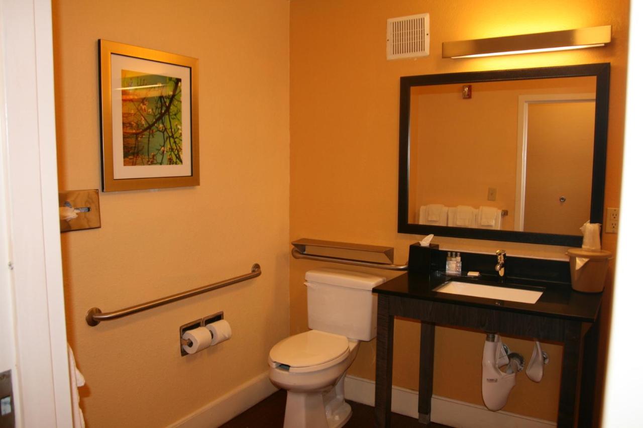 King Room at Okatie Hilton Head Hotel