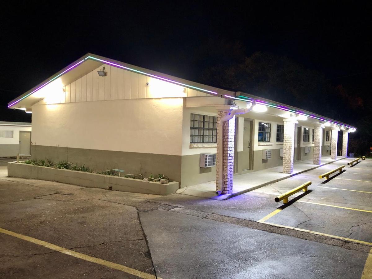 | Magnolia Motel Donaldsonville
