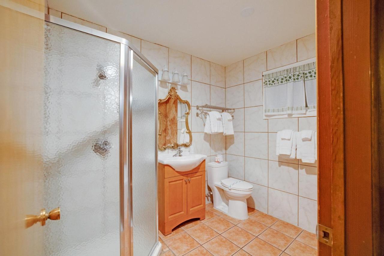 | Arrowhead Tree Top Lodge