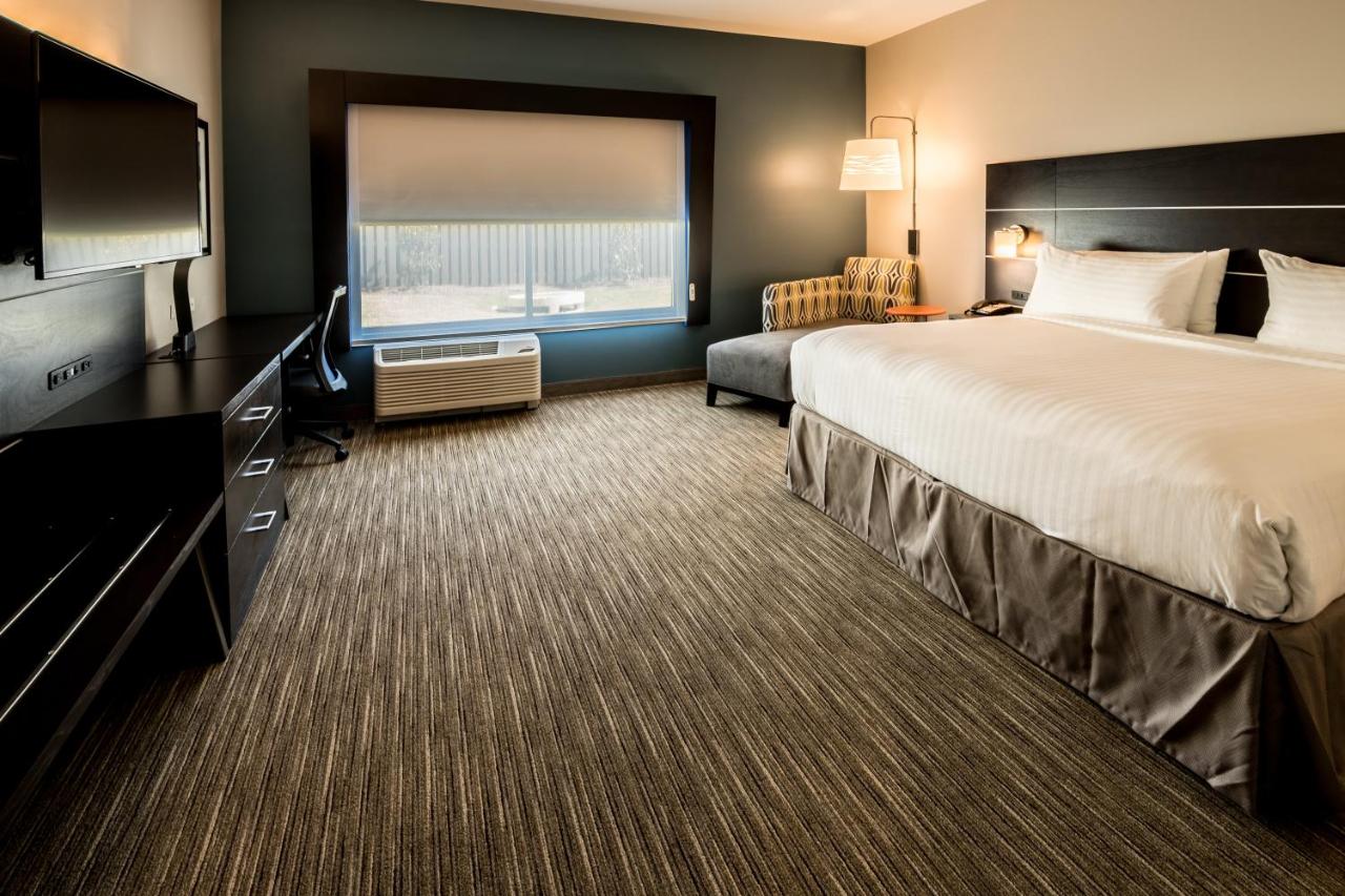 Leisure King Room - Non-Smoking at Holiday Inn Express North Augusta by IHG