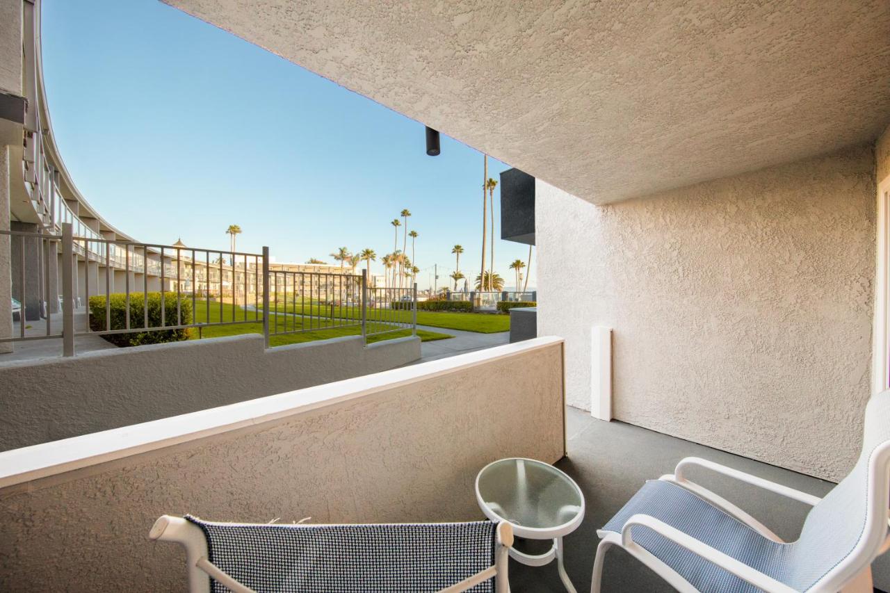 King Room at SeaCrest OceanFront Hotel