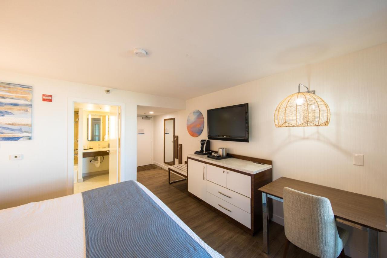 King Room at SeaCrest OceanFront Hotel