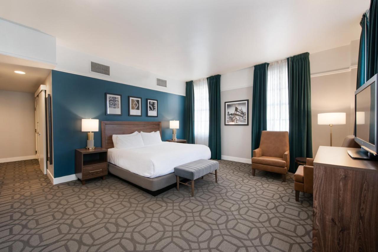 Executive King Corner Studio at Magnolia Hotel Omaha
