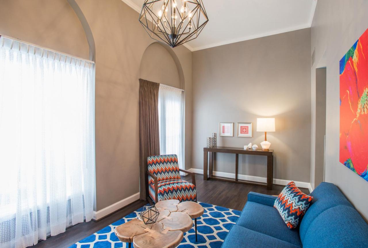 Premier King Flat at Magnolia Hotel Omaha