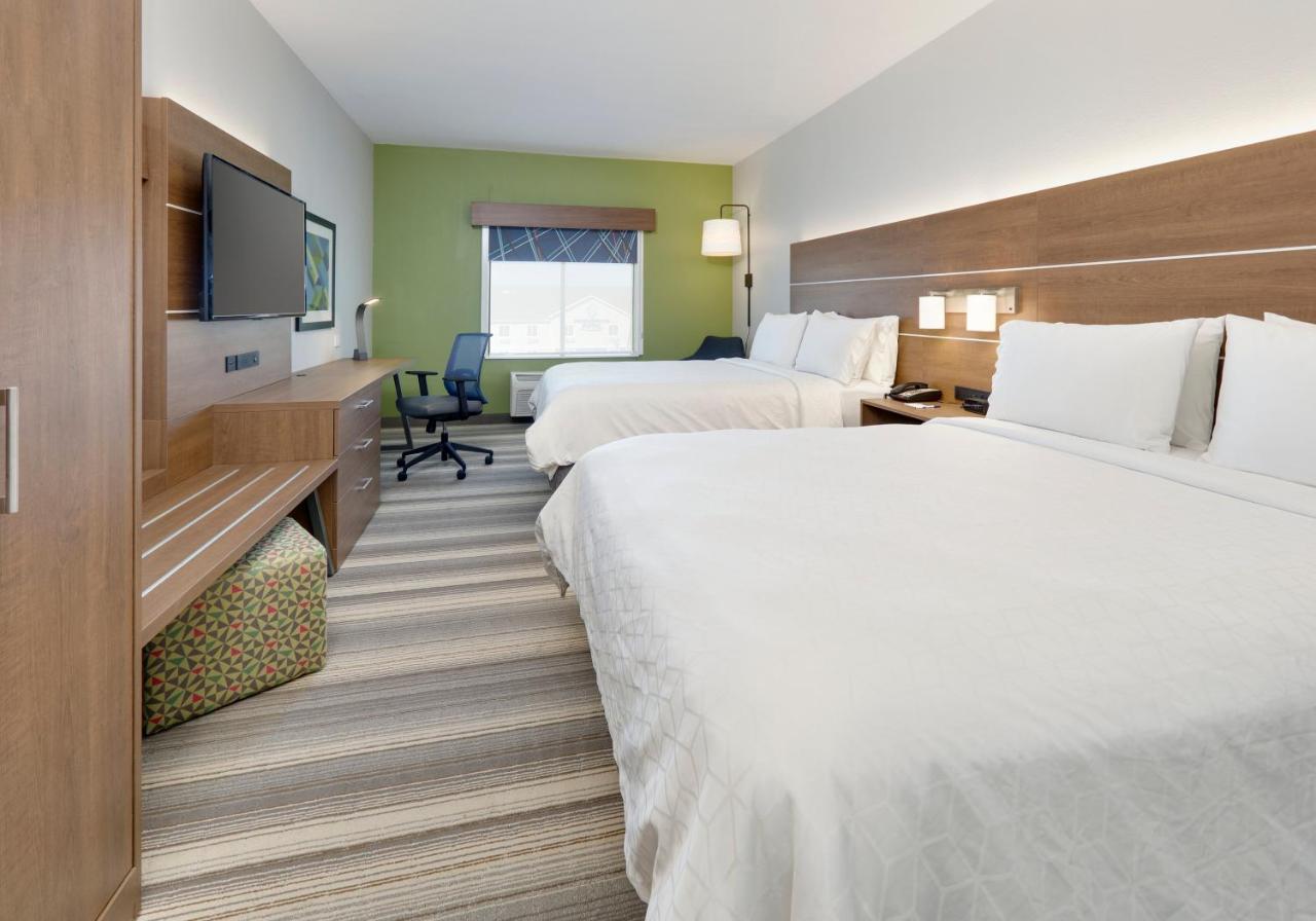 Queen Room with Two Queen Beds at Holiday Inn Express & Suites Denton North by IHG