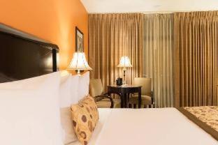 Room #25885814 at Oakland Airport Executive Hotel